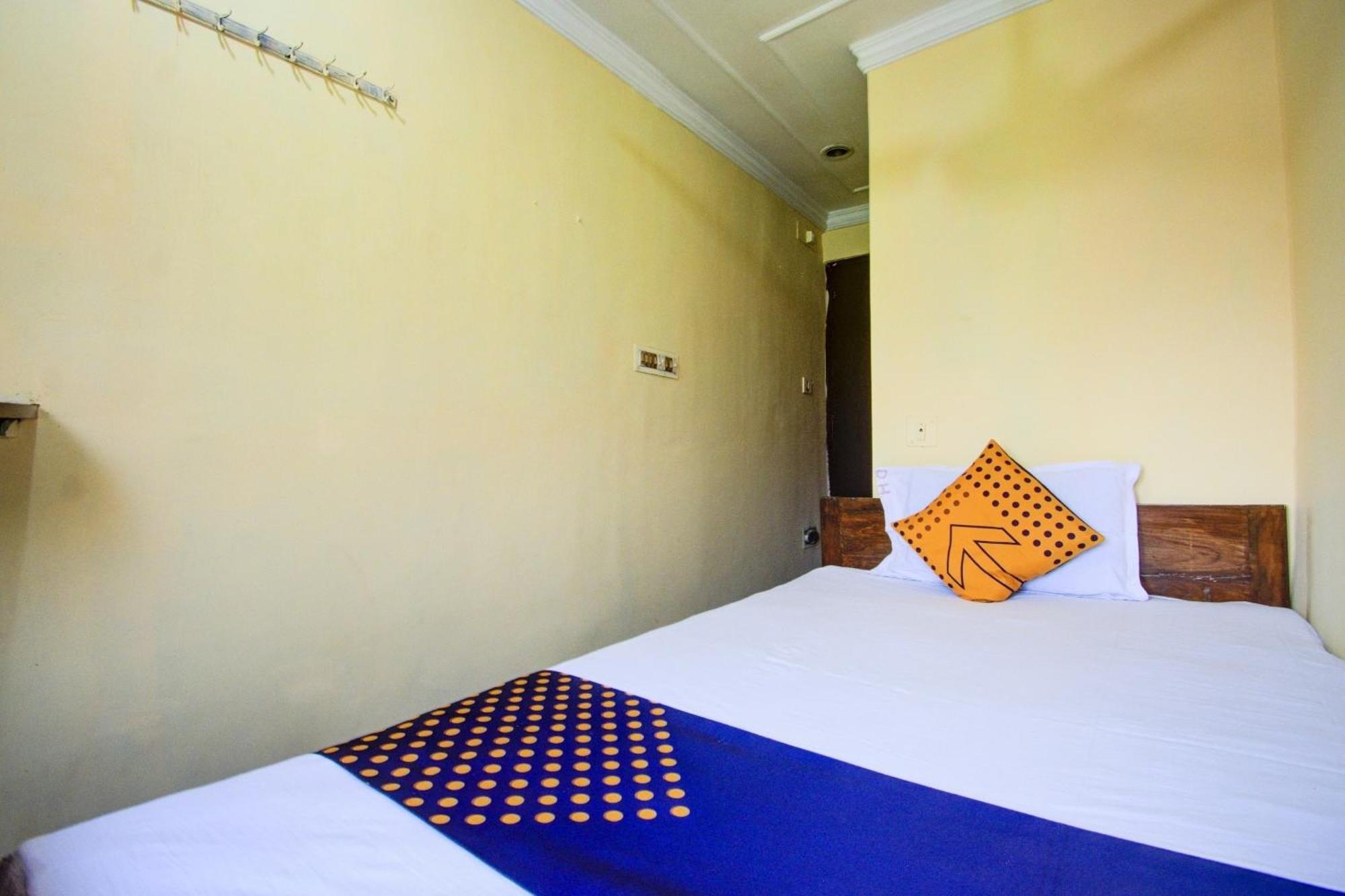 Spot On Dear Hotel Bara Bazar Exterior foto