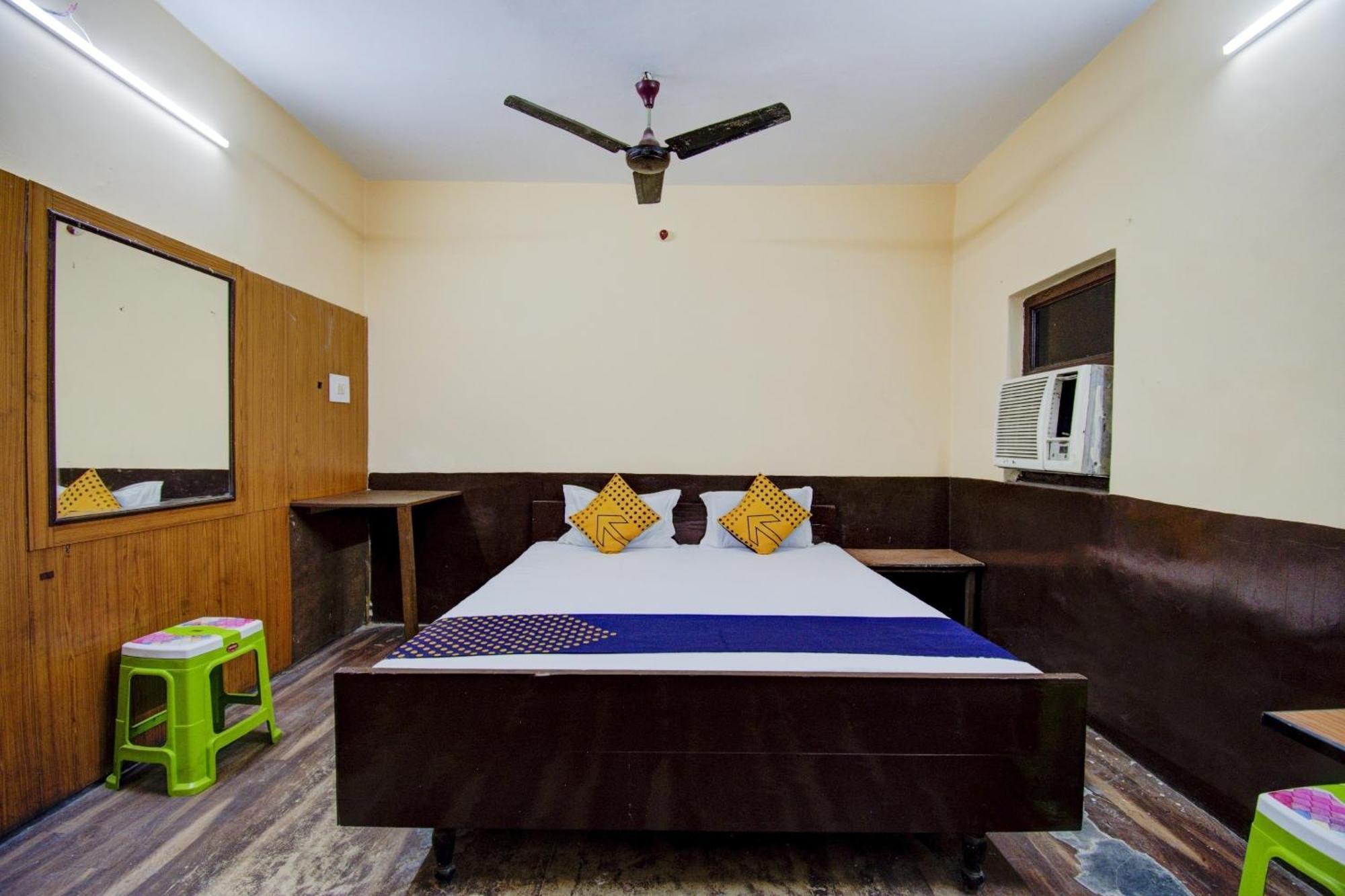 Spot On Dear Hotel Bara Bazar Exterior foto