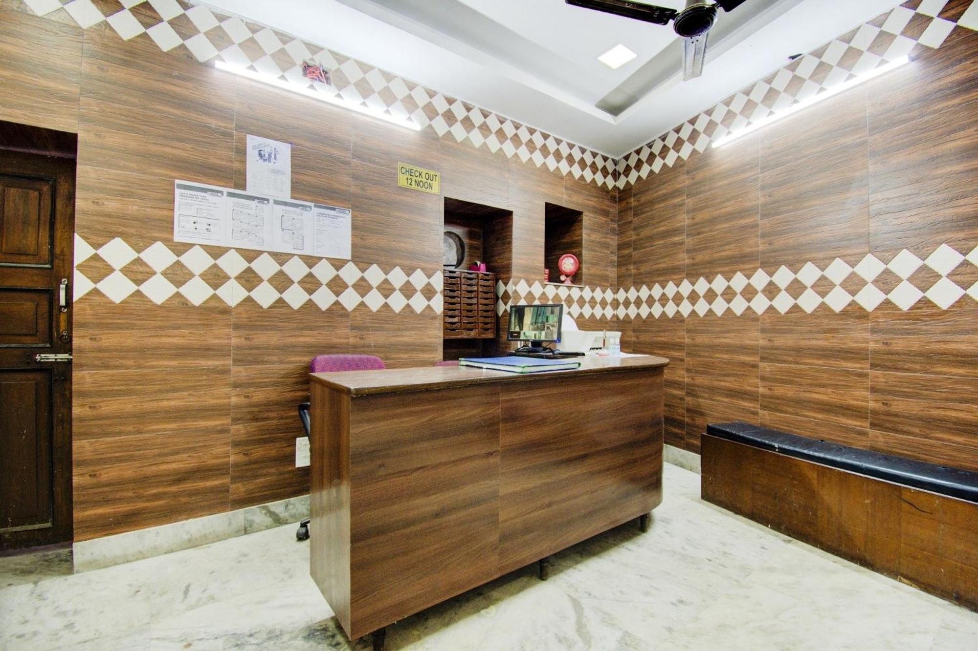 Spot On Dear Hotel Bara Bazar Exterior foto