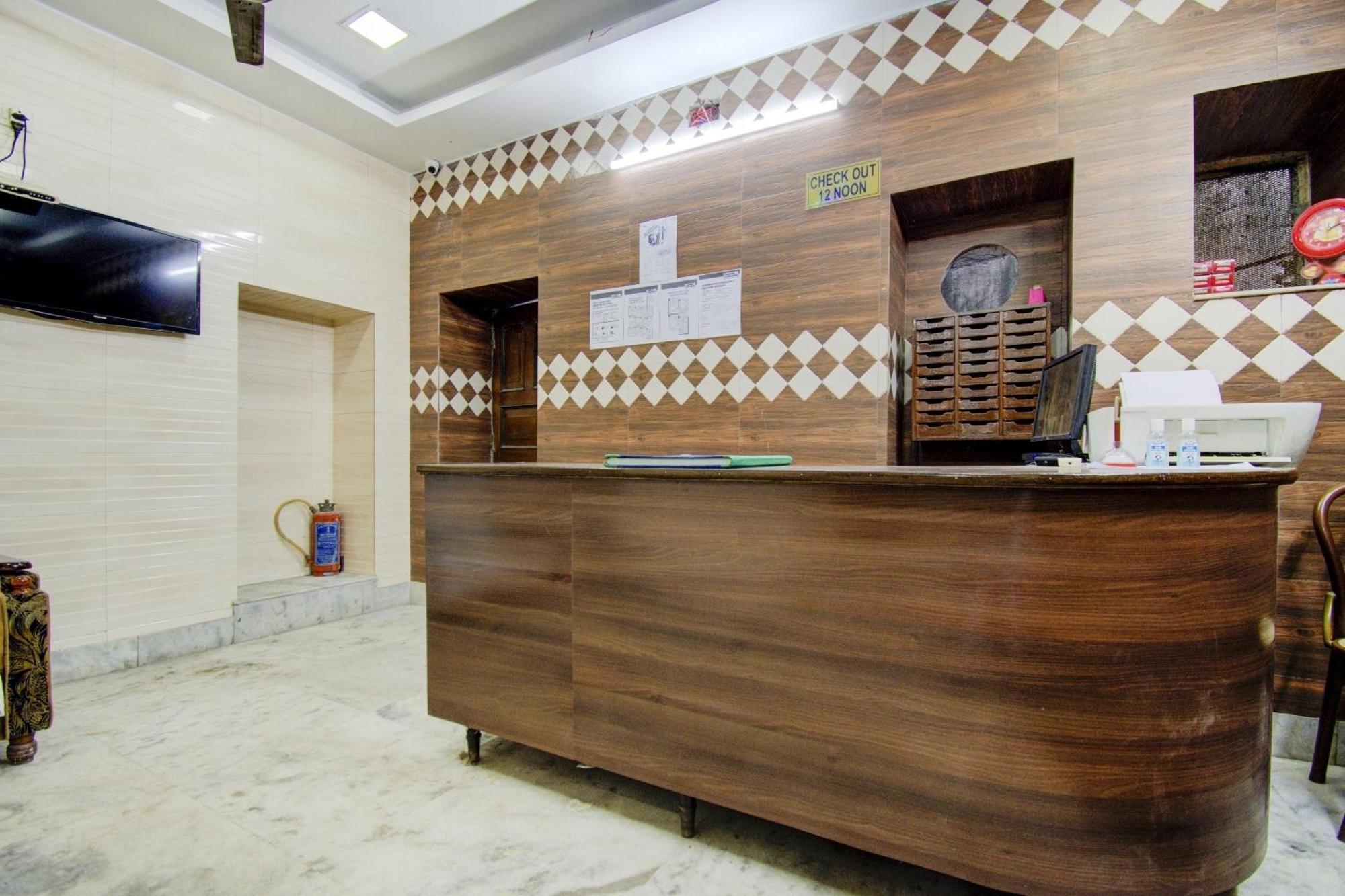 Spot On Dear Hotel Bara Bazar Exterior foto