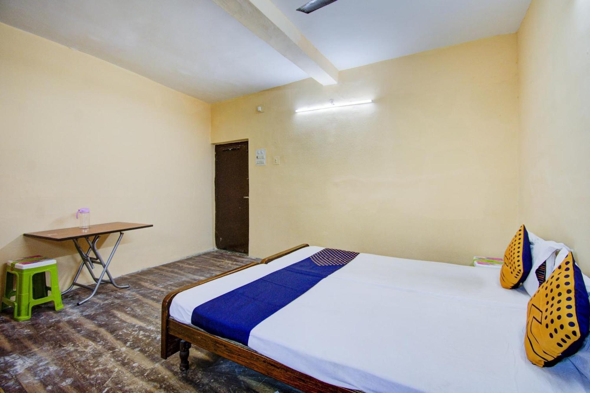 Spot On Dear Hotel Bara Bazar Exterior foto