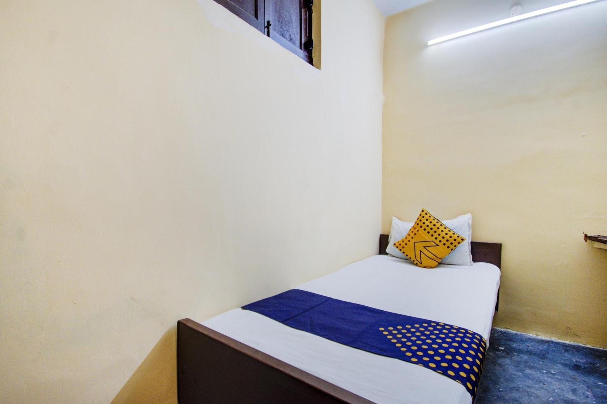 Spot On Dear Hotel Bara Bazar Exterior foto