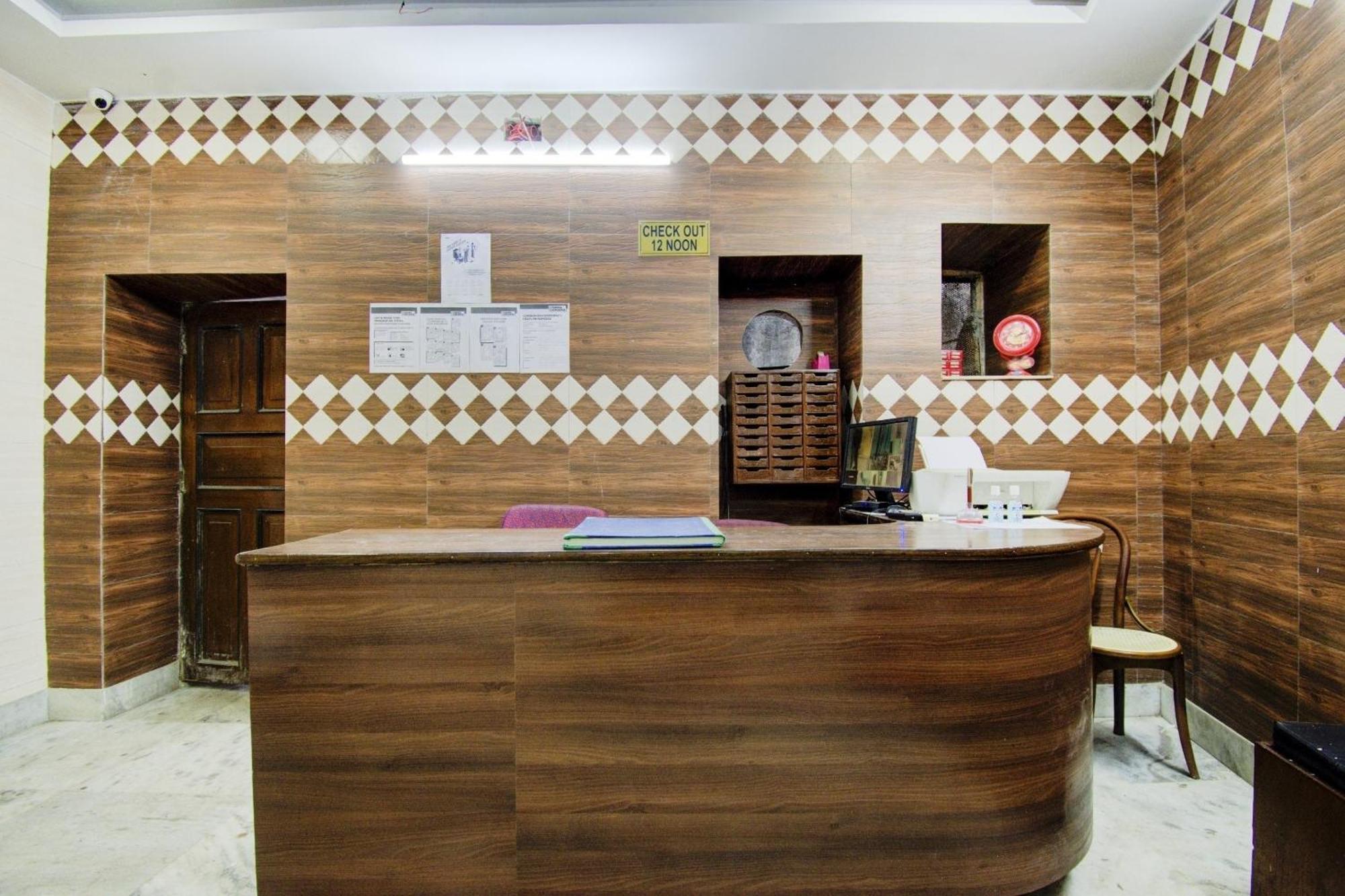 Spot On Dear Hotel Bara Bazar Exterior foto